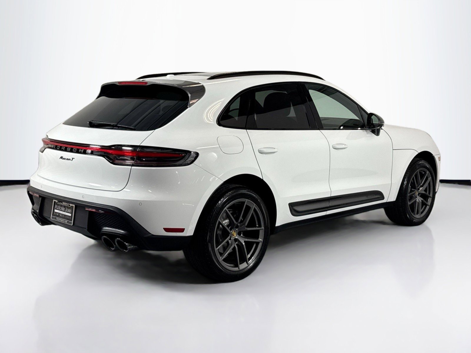 Used 2025 Porsche Macan Turbo image 9