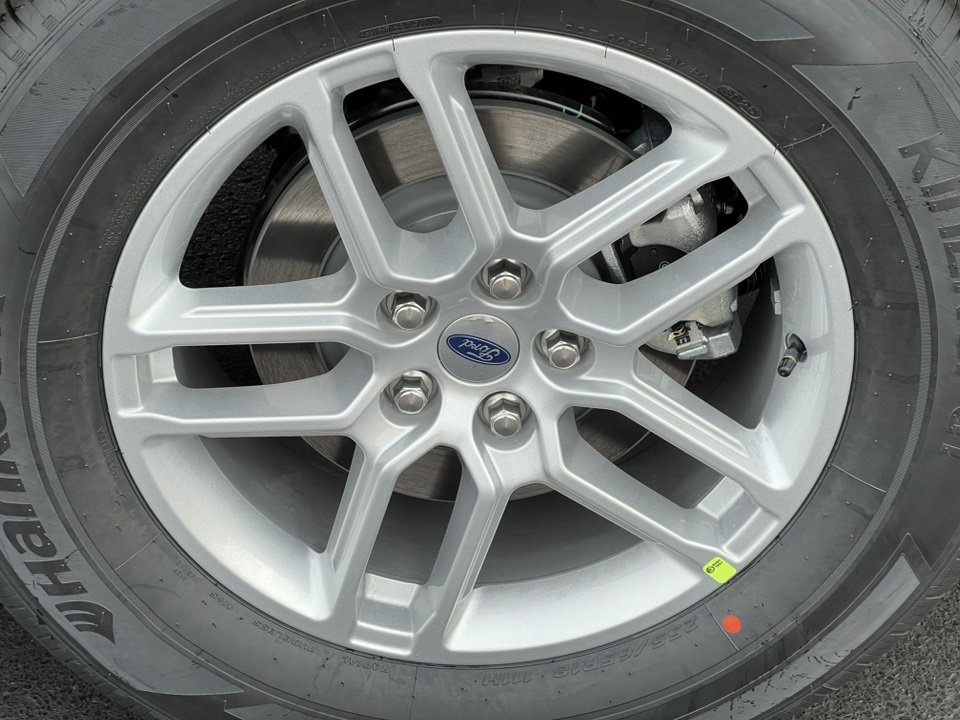 New 2026 Ford Explorer Active image 9