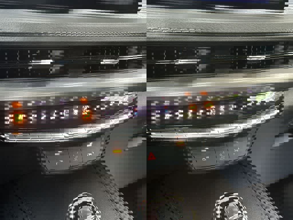 Used 2025 Cadillac XT4 Premium Luxury image 20