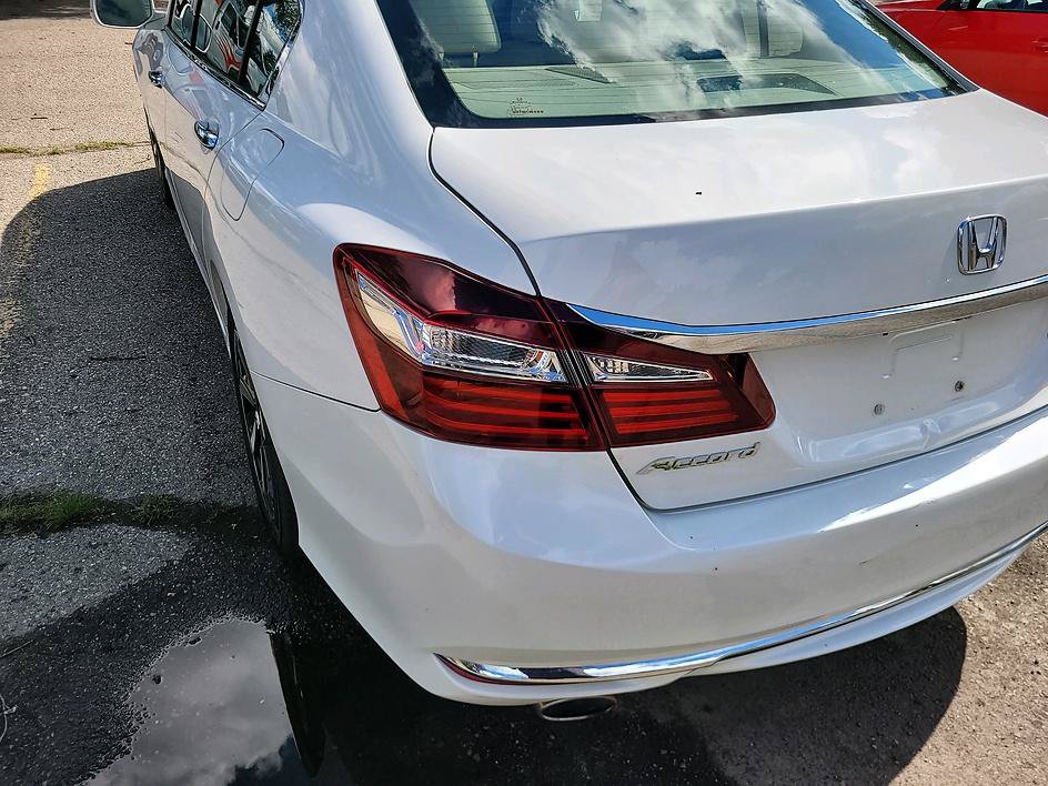 Used 2017 Honda Accord EX-L image 14
