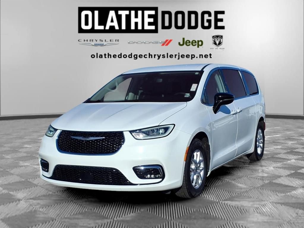 Certified 2024 Chrysler Pacifica Touring-L image 1