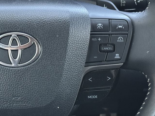 Used 2025 Toyota Camry SE FWD image 15