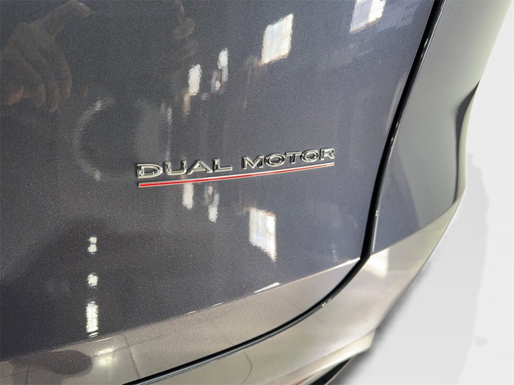 Used 2023 Tesla Model Y Performance image 24