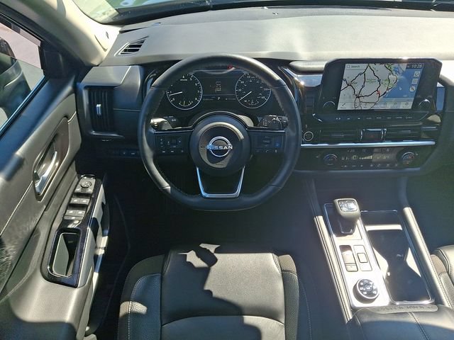 Used 2024 Nissan Pathfinder SL w/ SL Premium Package AWD/4WD image 12