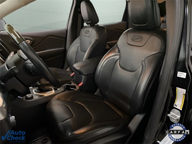 Used 2017 Jeep Cherokee Overland w/ Technology Group image 60