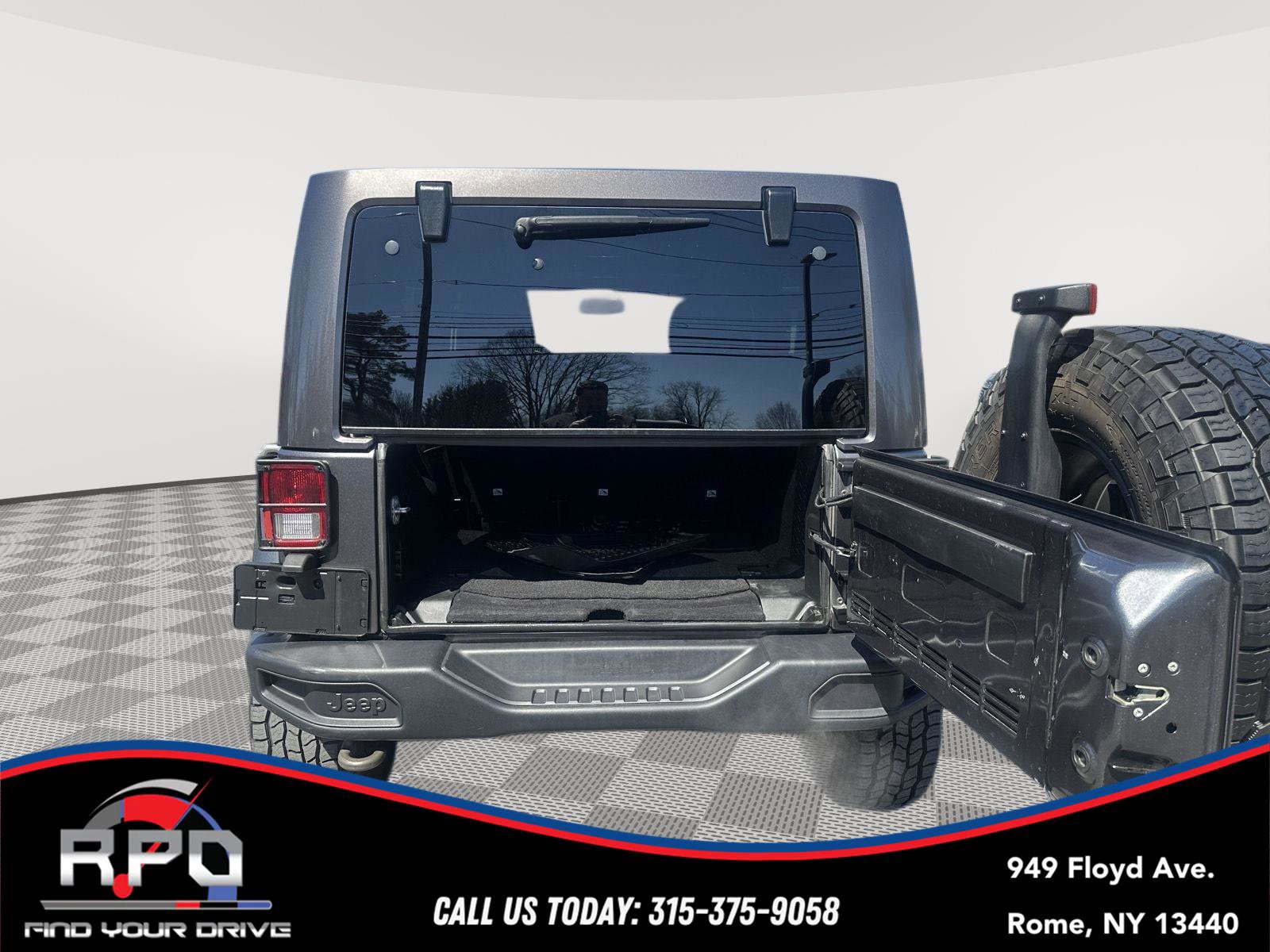 Used 2018 Jeep Wrangler Unlimited Sport image 14