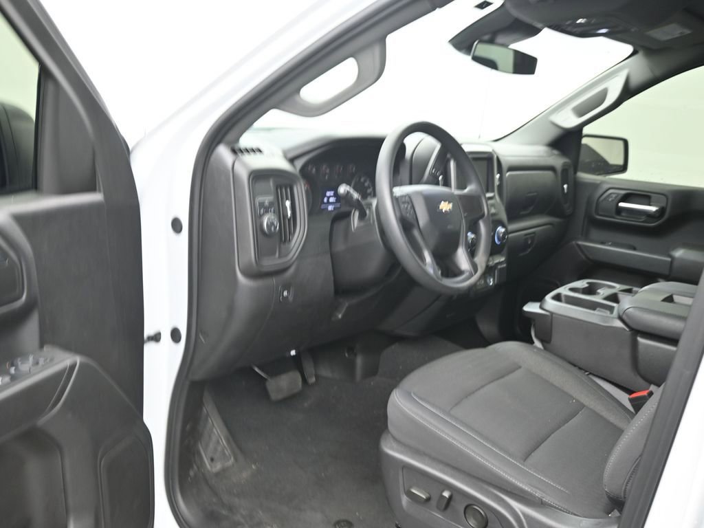Used 2024 Chevrolet Silverado 1500 Custom w/ Turbomax Blackout Package RWD image 10