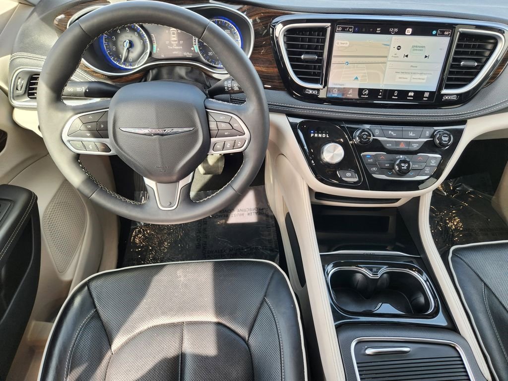 Used 2023 Chrysler Pacifica Limited FWD image 27