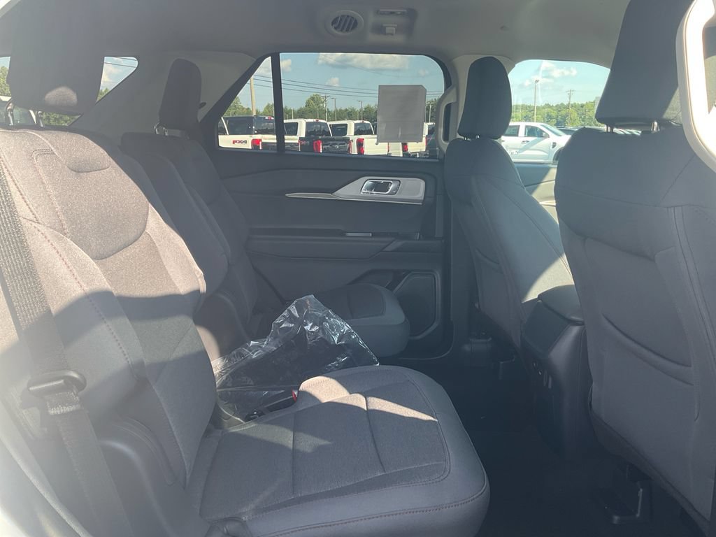 New 2026 Ford Explorer Active RWD image 13