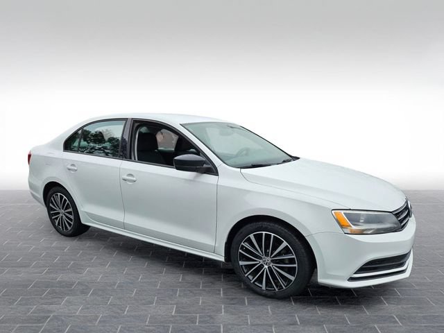 Used 2015 Volkswagen Jetta SE FWD image 3