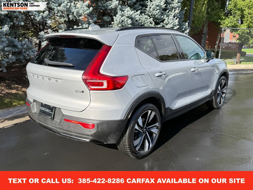 Used 2025 Volvo XC40 B5 Plus image 6
