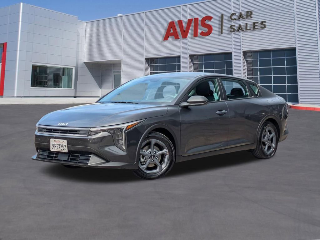 Used 2025 Kia K4 LXS image 1