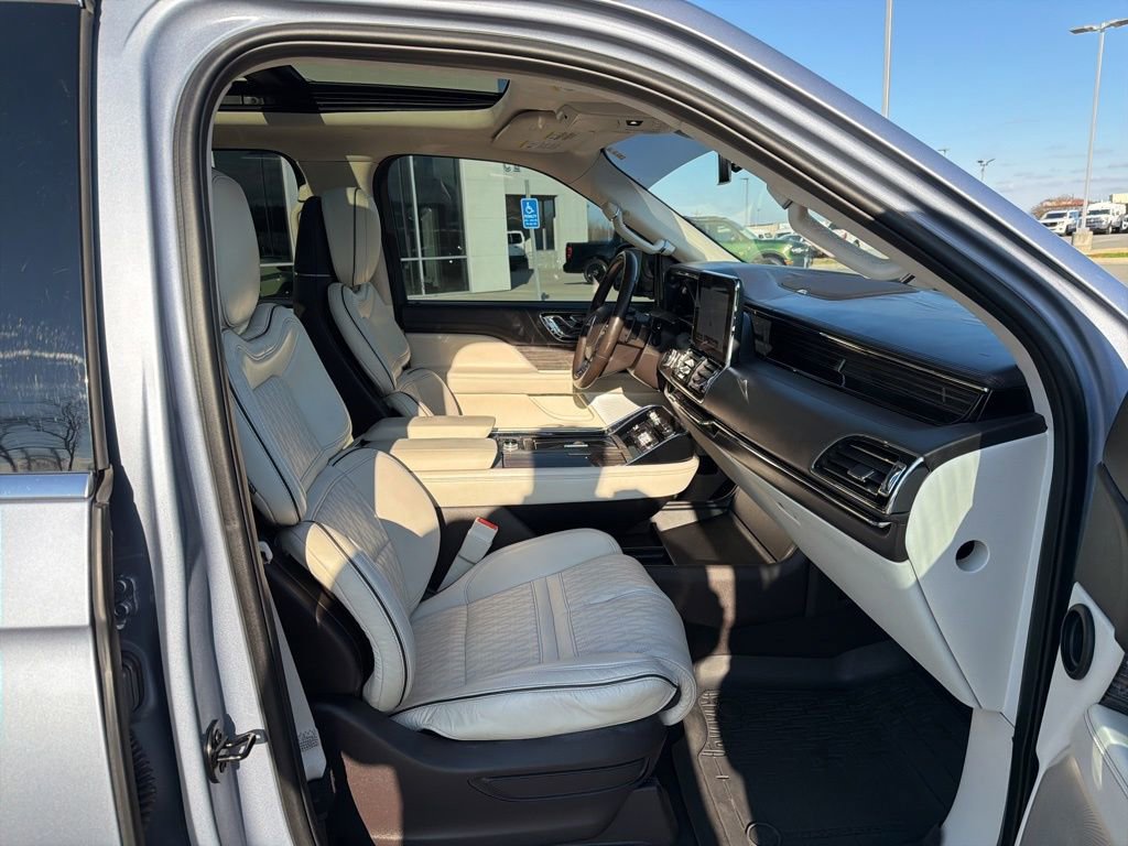 Used 2021 Lincoln Navigator Black Label AWD/4WD image 22