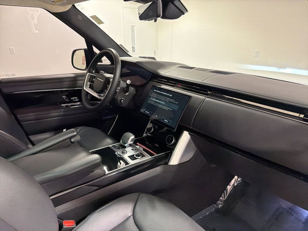 Used 2022 Land Rover Range Rover SE image 24