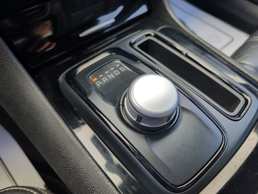 Used 2019 Chrysler 300 S RWD image 16