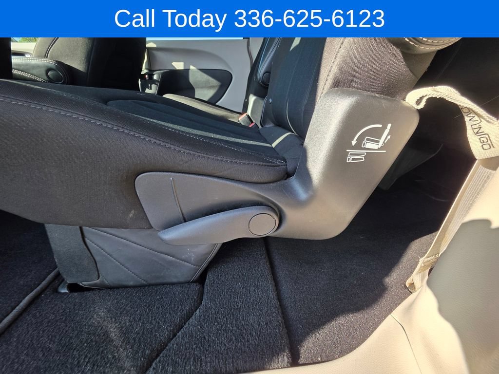 Used 2023 Chrysler Voyager LX FWD image 26