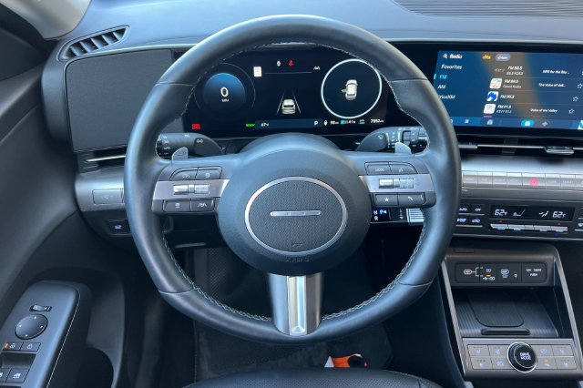 Certified 2025 Hyundai Kona Limited FWD image 18