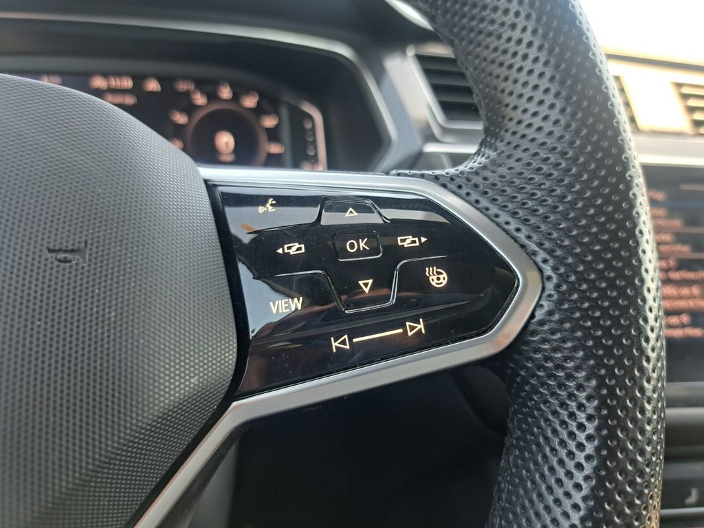 Used 2023 Volkswagen Tiguan SEL R-Line image 11