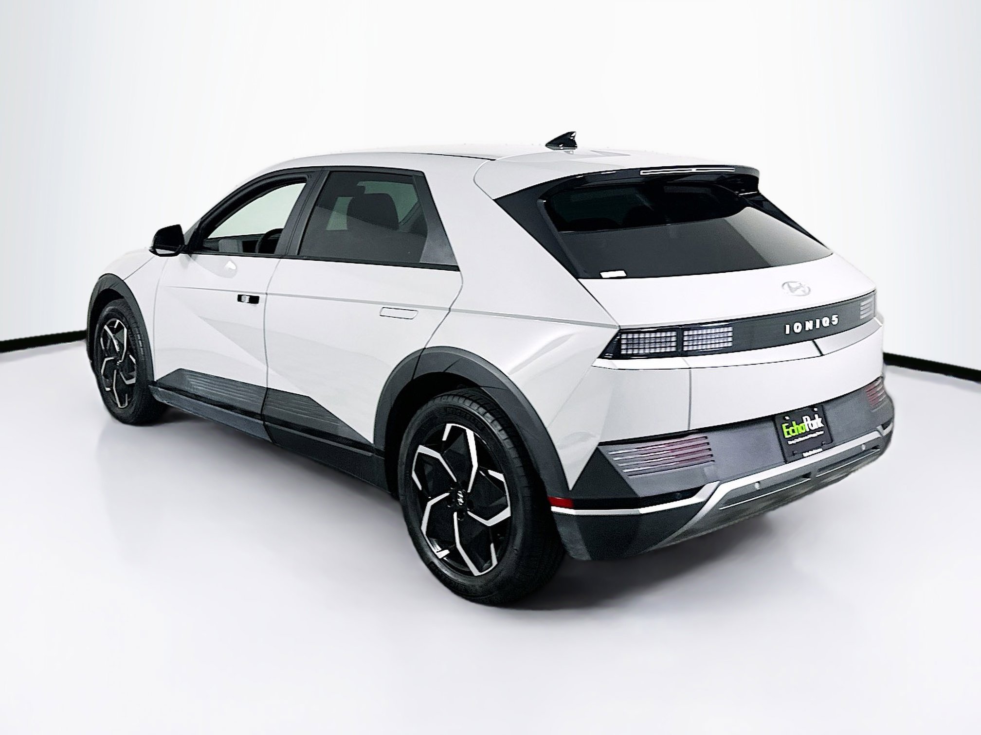 Used 2024 Hyundai Ioniq 5 SEL image 5