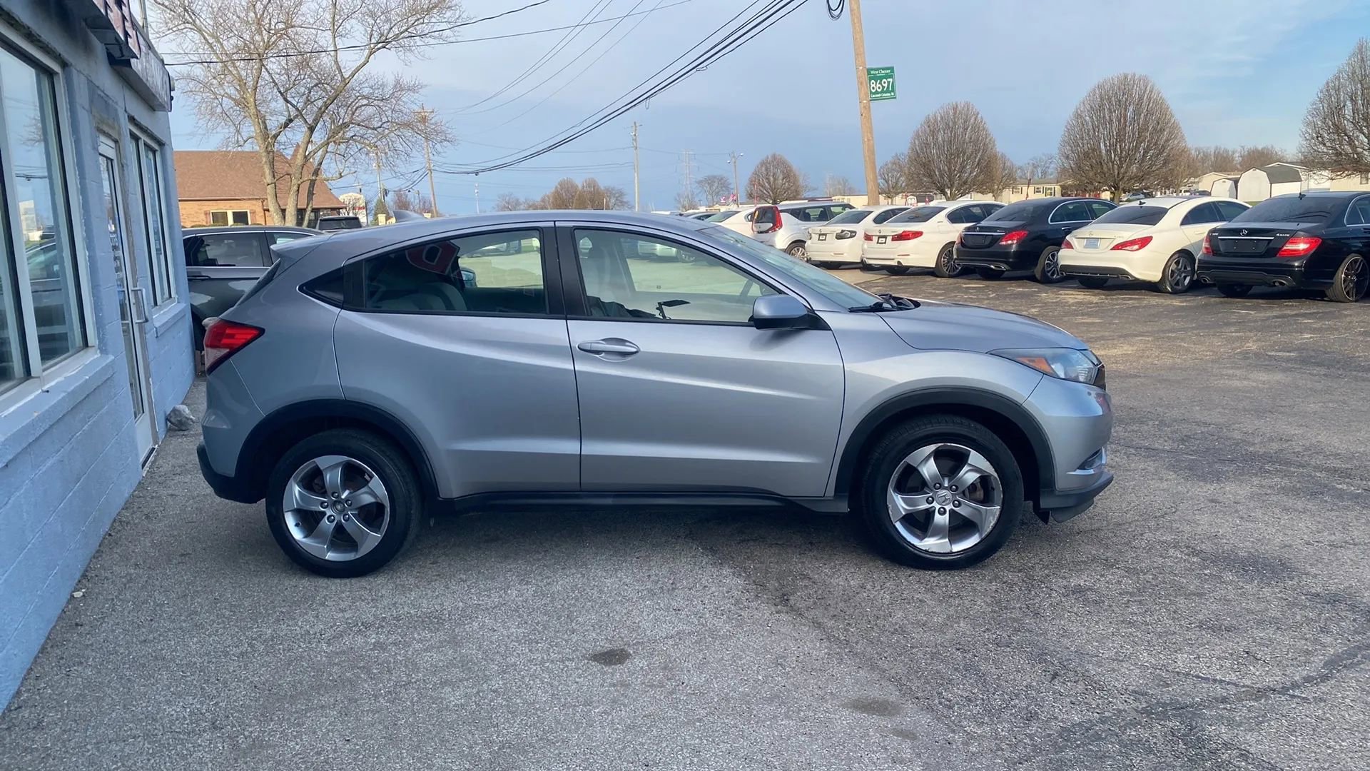 Used 2017 Honda HR-V LX image 4