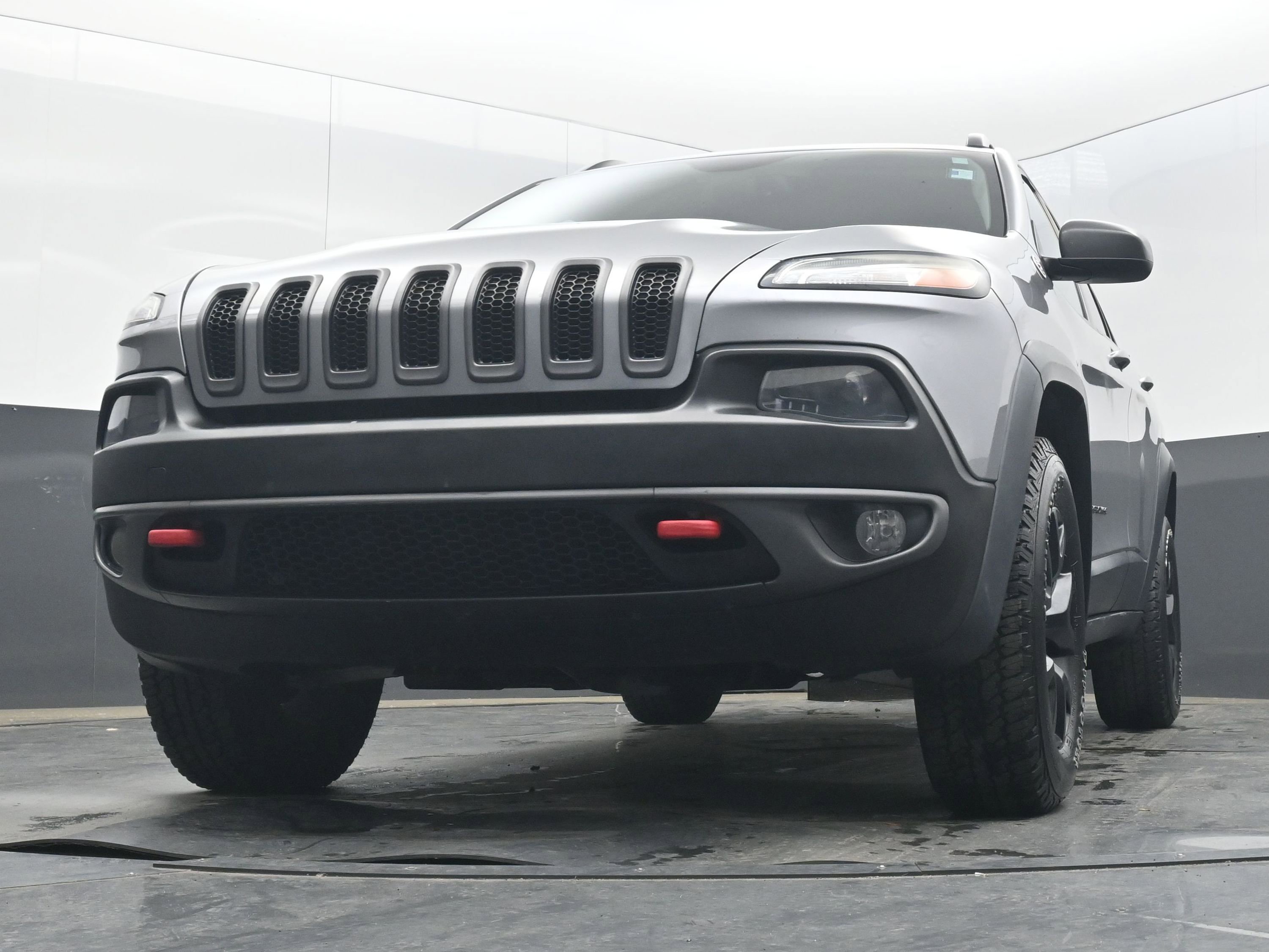 Used 2016 Jeep Cherokee Trailhawk w/ Comfort/Convenience Group AWD/4WD image 24