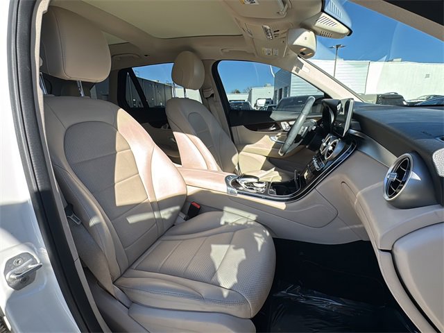 Used 2016 Mercedes-Benz GLC 300 4MATIC image 24