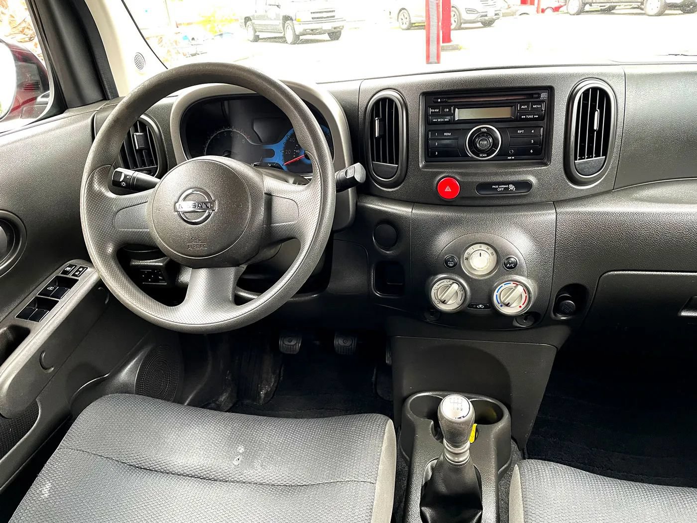 Used 2009 Nissan Cube 1.8 w/ Interior Designer Pkg FWD image 13