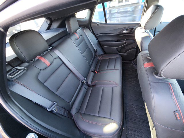 Used 2024 Chevrolet Trax RS w/ Sunroof Package image 16