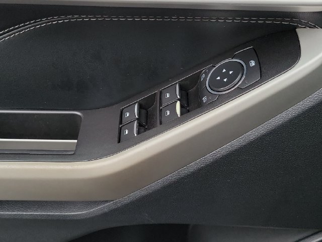 Used 2022 Ford Explorer XLT w/ Equipment Group 202A RWD image 13