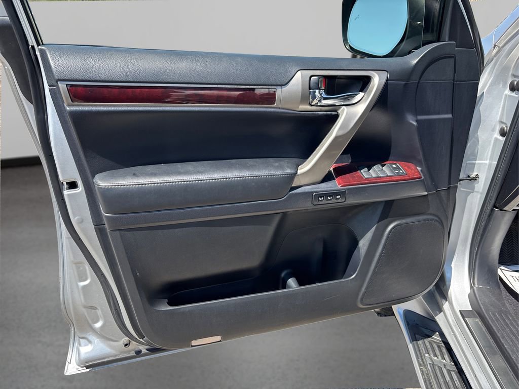 Used 2017 Lexus GX 460 Premium w/ Premium Package image 25