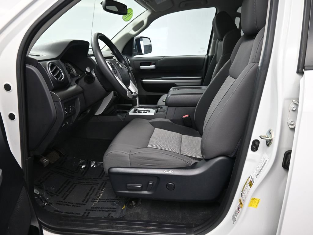 Used 2016 Toyota Tundra SR5 w/ SR5 Upgrade Package image 28