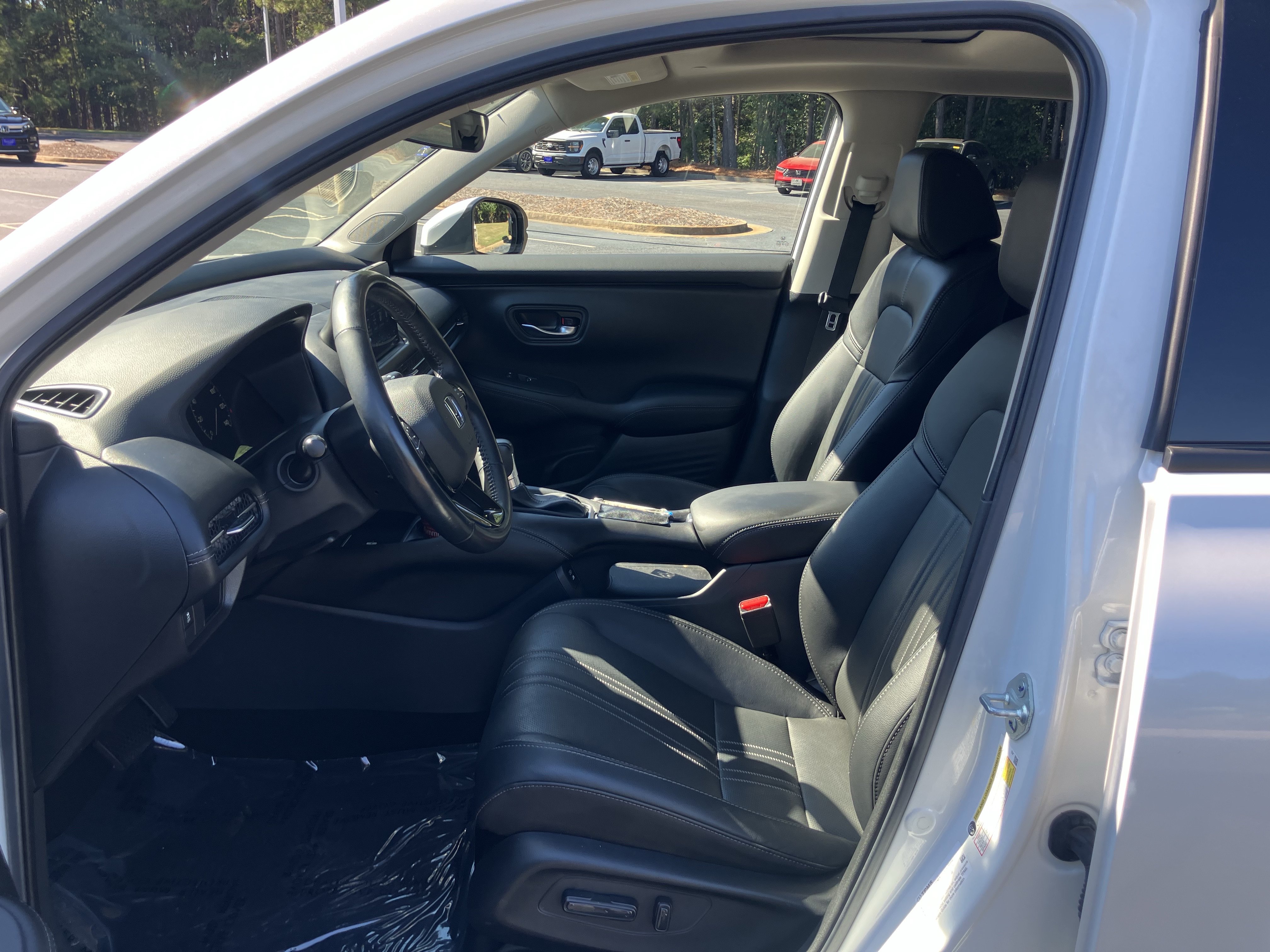 Used 2025 Honda HR-V EX-L image 16