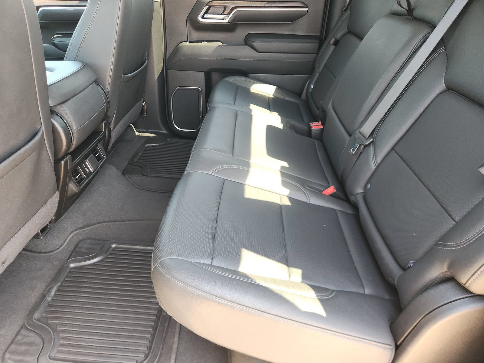 Used 2025 GMC Sierra 1500 SLT RWD image 35