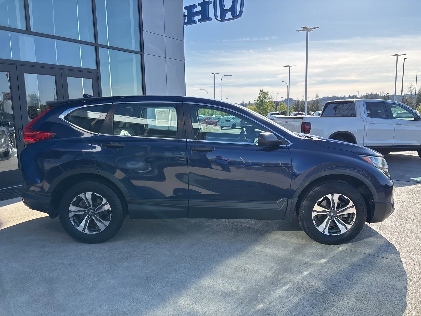 Used 2018 Honda CR-V LX image 4