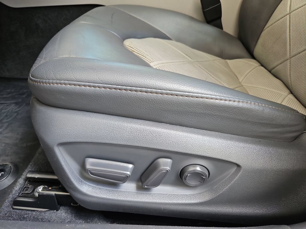 Used 2018 Toyota Camry XLE w/ Audio Package FWD image 26