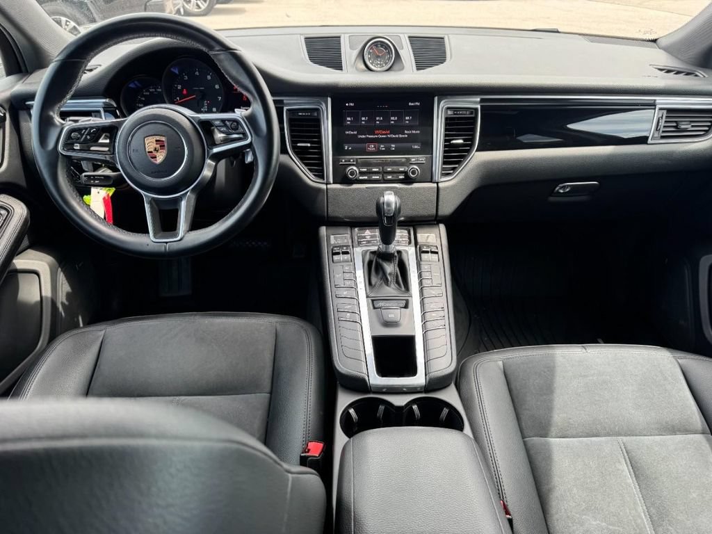 Used 2018 Porsche Macan AWD/4WD image 10
