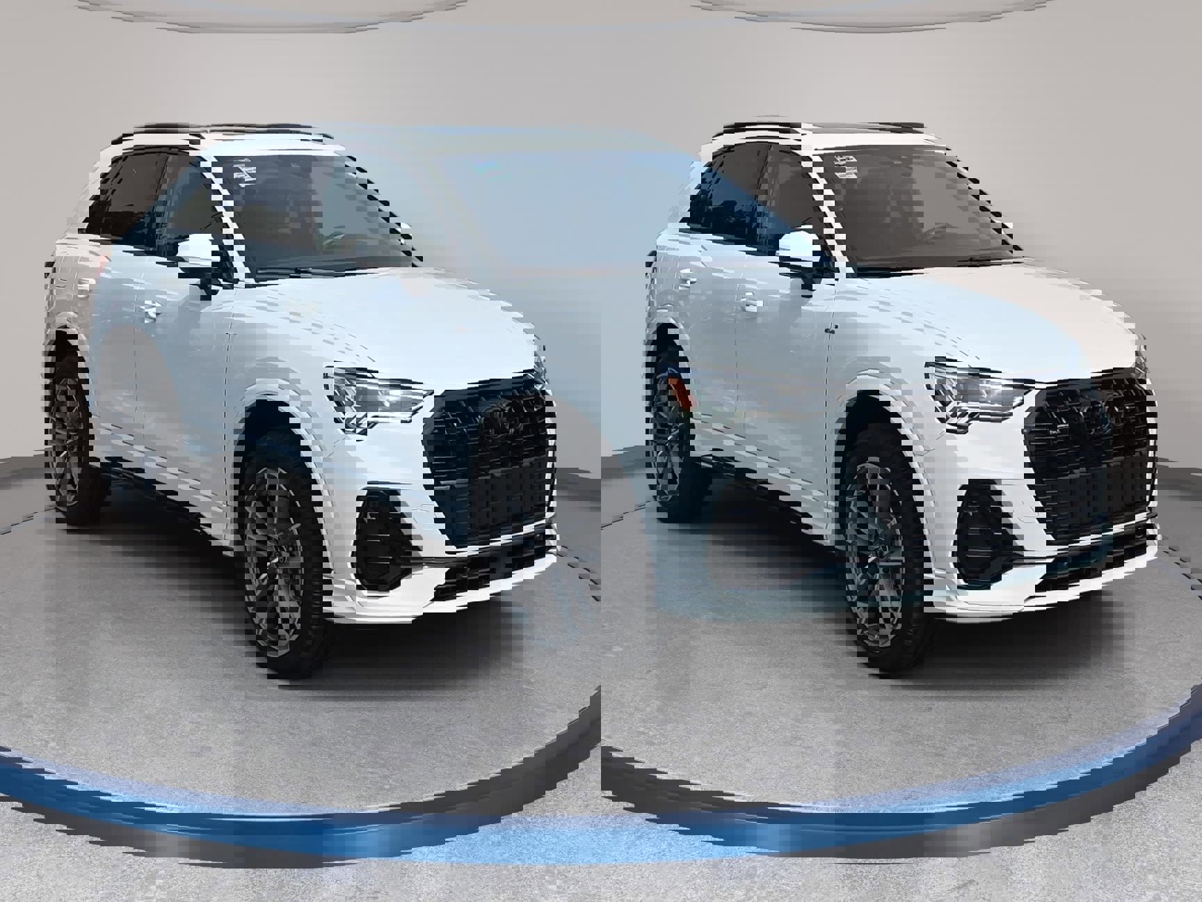 Used 2025 Audi Q3 2.0T Premium w/ Convenience Package image 3