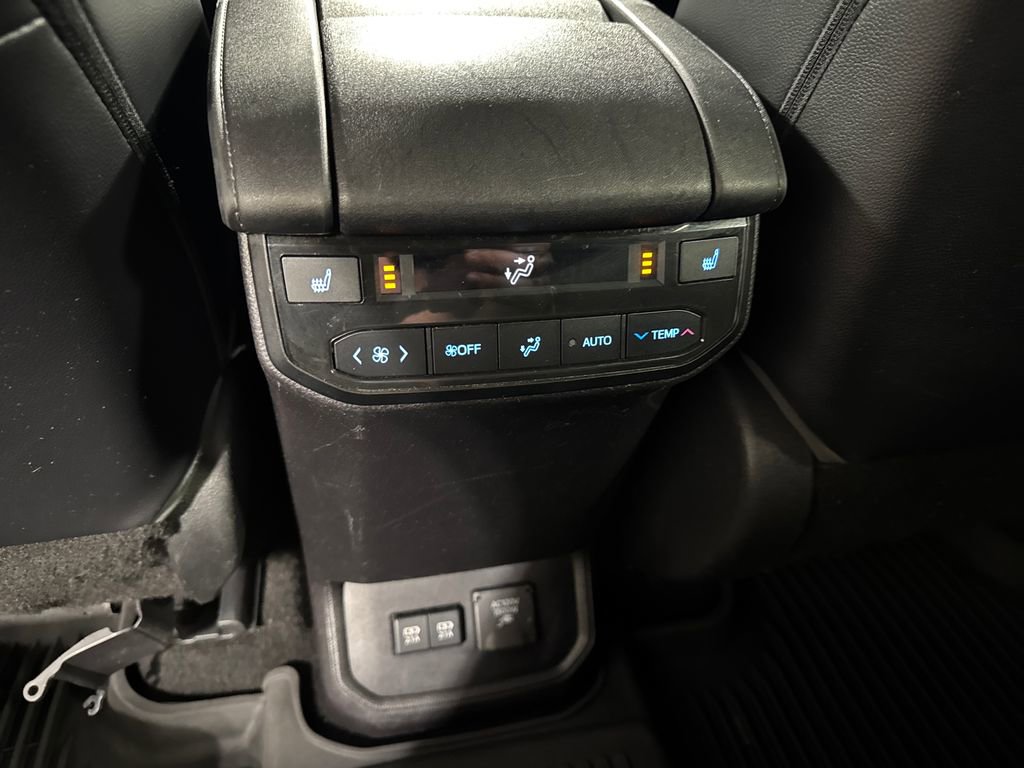 Used 2021 Toyota Highlander Platinum AWD/4WD image 25