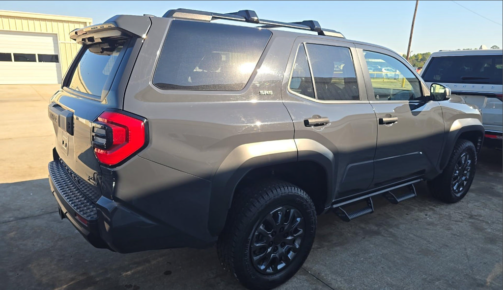 Used 2025 Toyota 4Runner SR5 AWD/4WD image 5