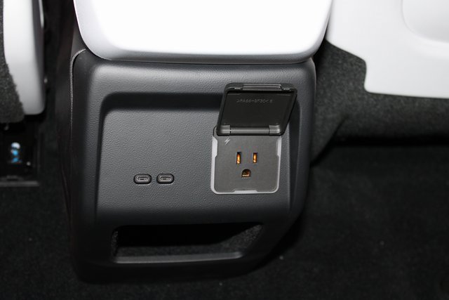 New 2025 Cadillac Optiq Sport 1 w/ LPO, ONYX Package image 11