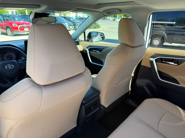 Used 2021 Toyota RAV4 XLE w/ Convenience Package image 25