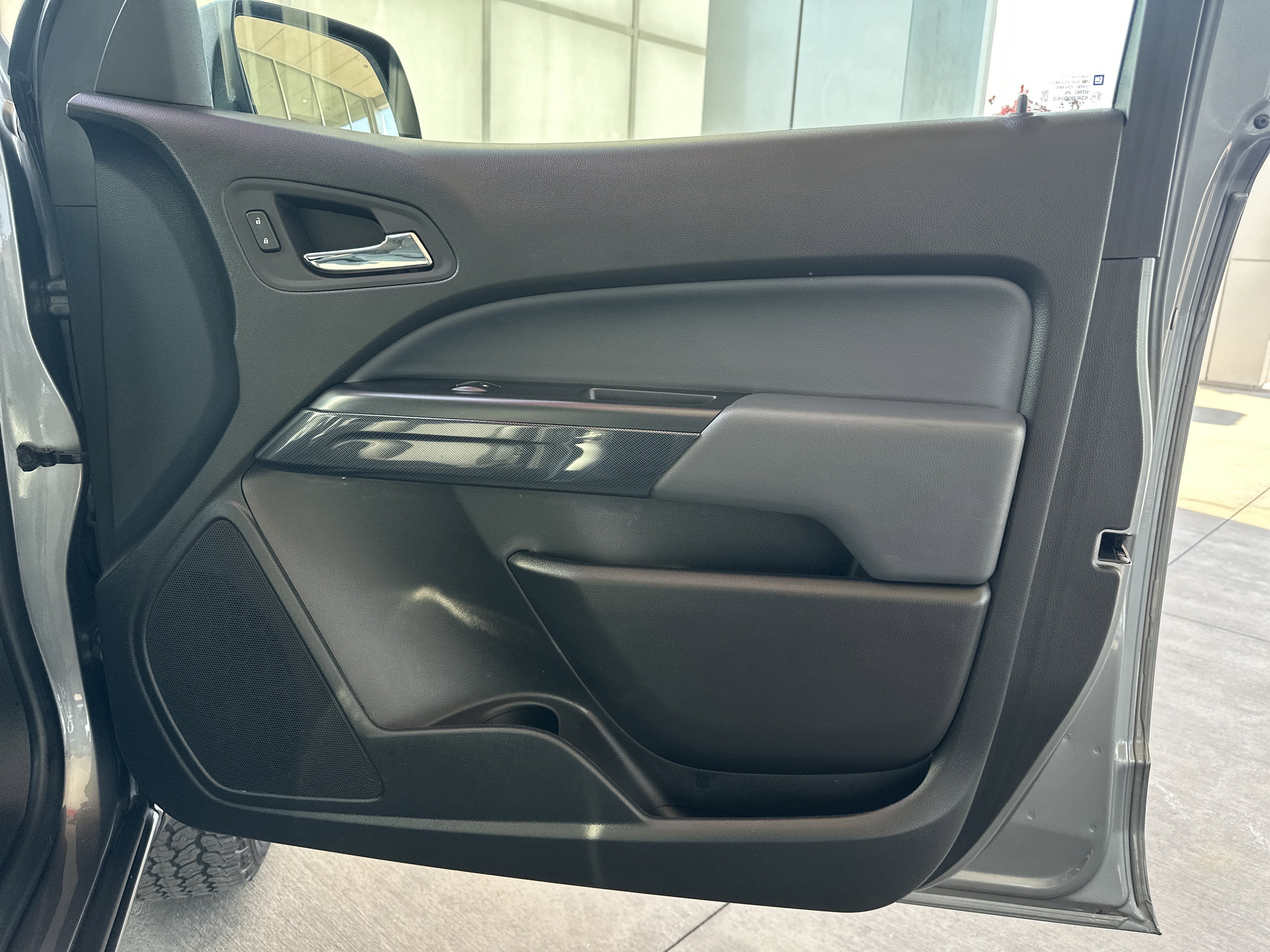 Used 2022 Chevrolet Colorado Z71 image 13