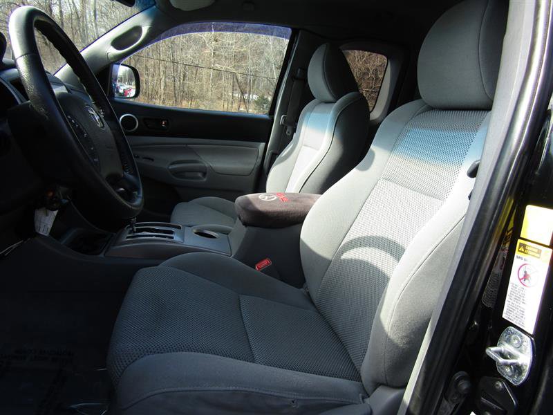 Used 2011 Toyota Tacoma 4x4 Access Cab V6 w/ TRD Sport Pkg image 11