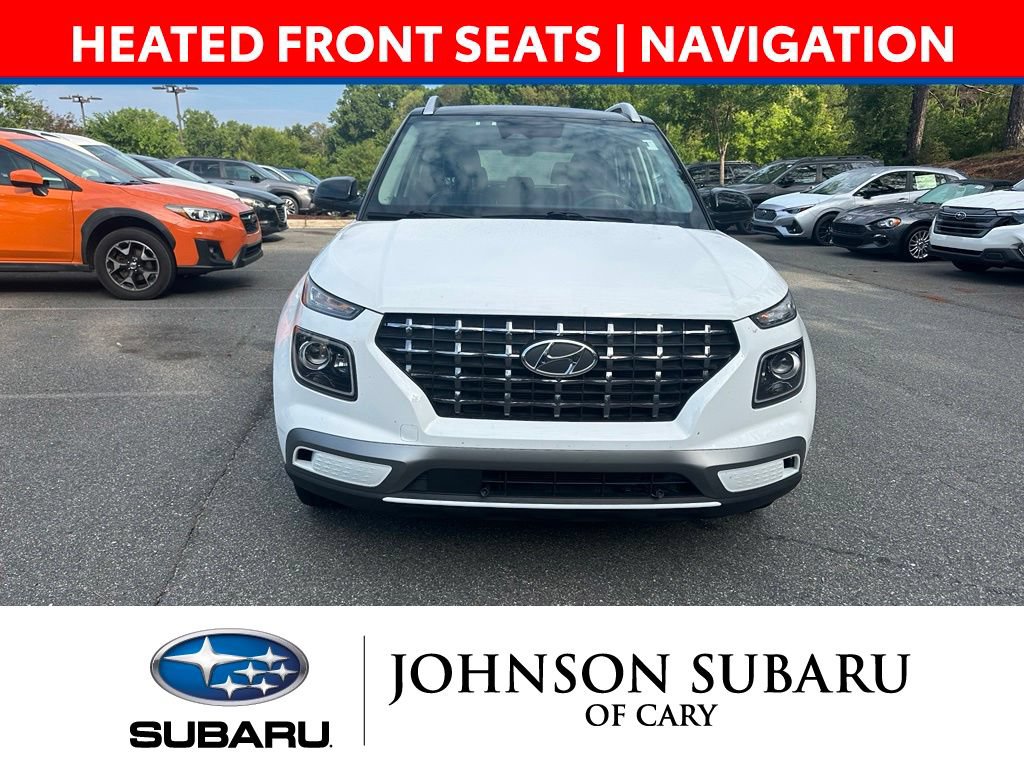 Used 2023 Hyundai Venue Limited w/ Cargo Package FWD image 2