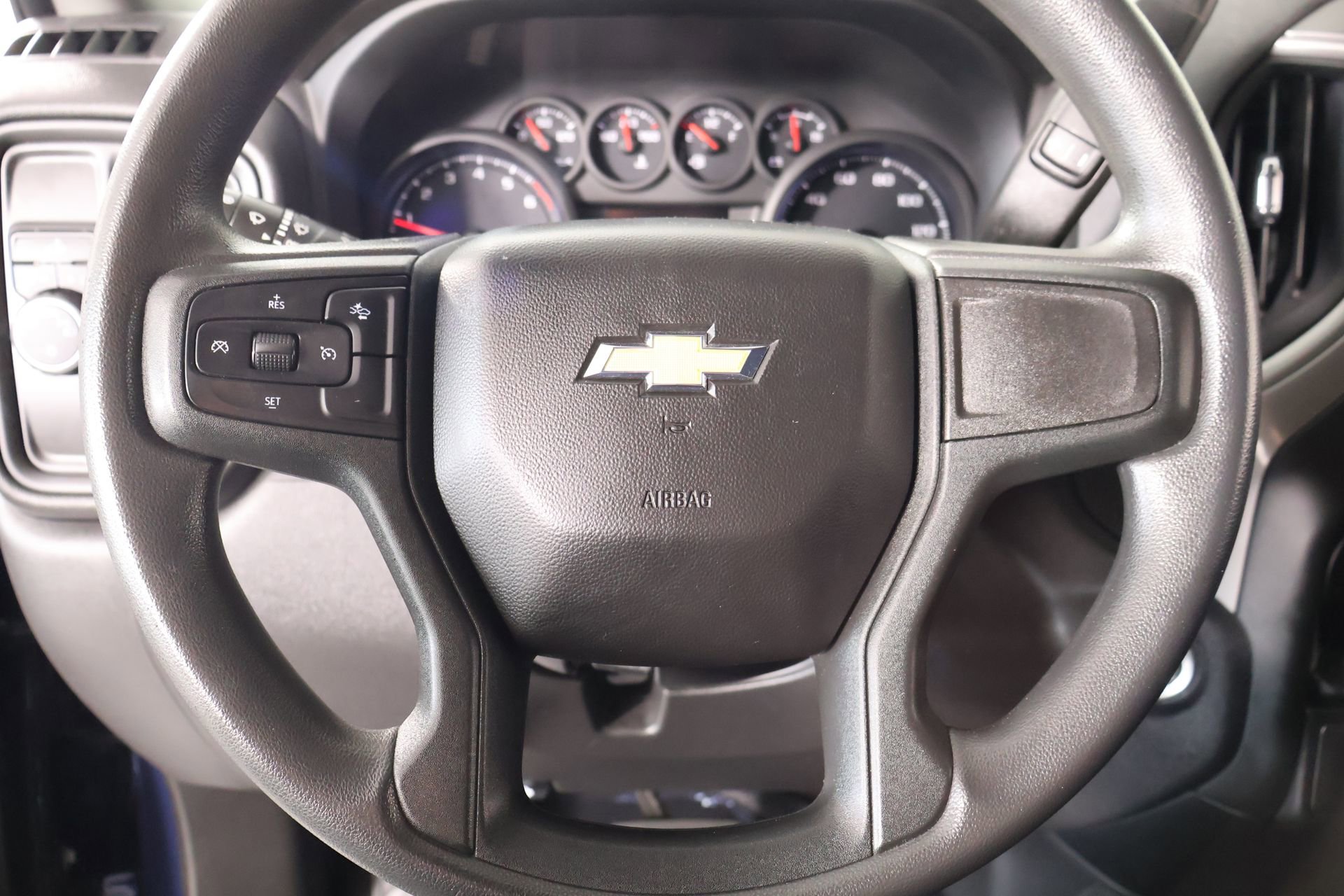 Used 2022 Chevrolet Silverado 1500 Custom RWD image 3