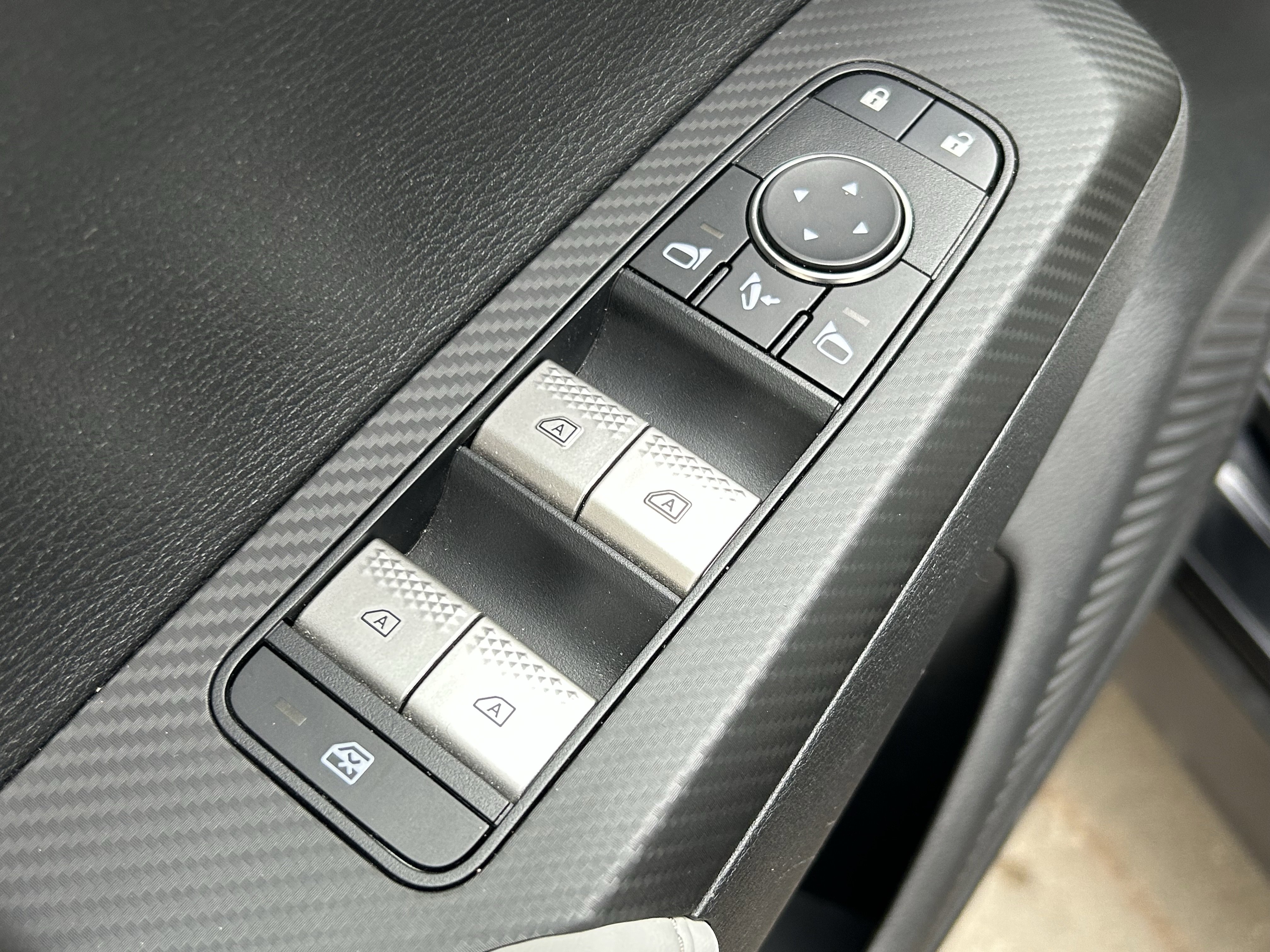Used 2023 Mitsubishi Outlander SEL image 17