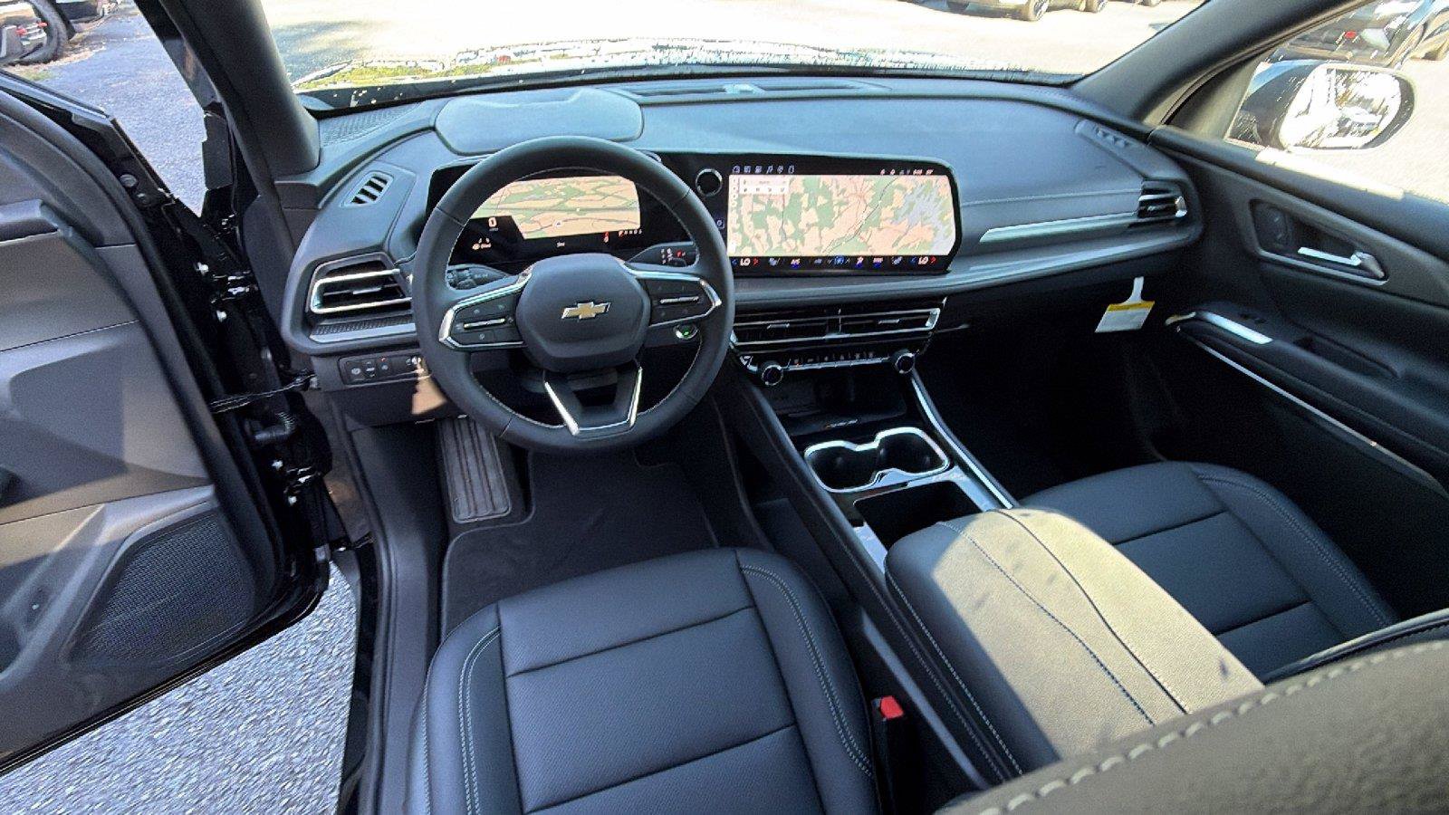 New 2027 Chevrolet Traverse LT FWD image 21