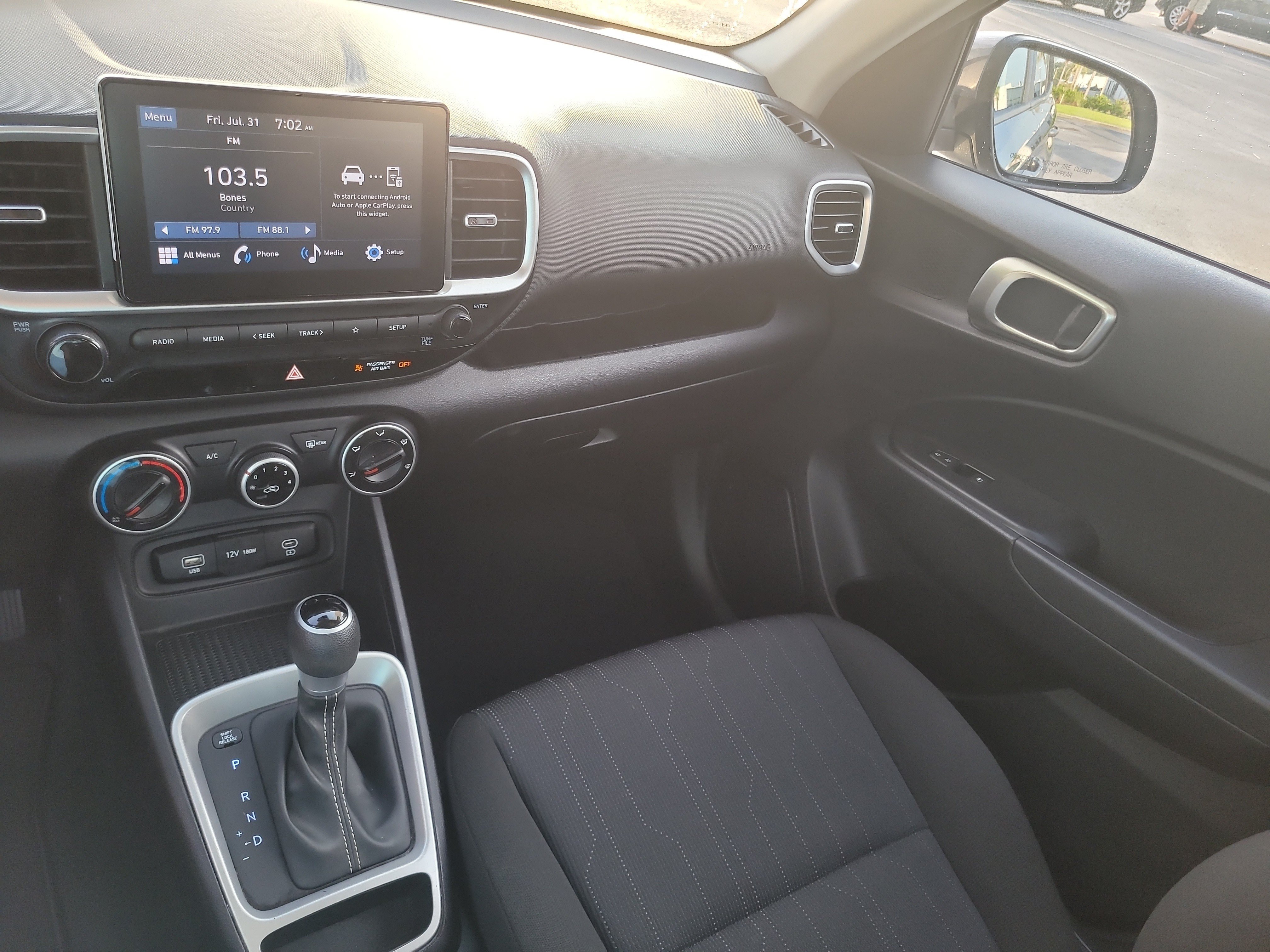 Used 2025 Hyundai Venue SE FWD image 20