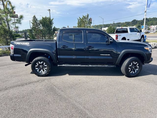 Used 2020 Toyota Tacoma TRD Off-Road AWD/4WD image 2