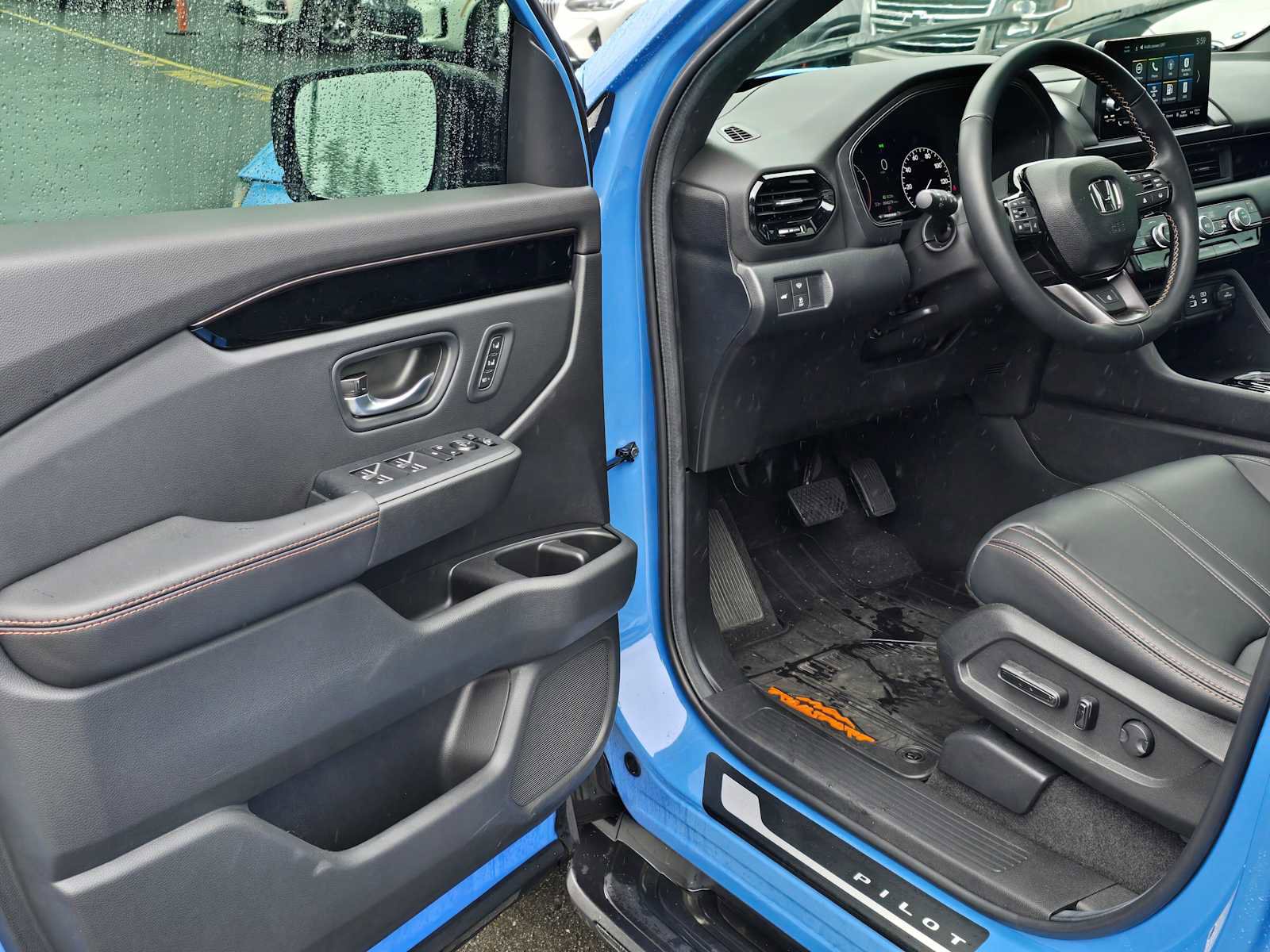 Used 2025 Honda Pilot TrailSport image 21